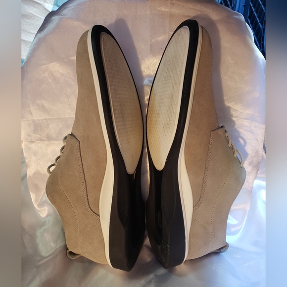 Amberjack Men's Tan Suede Derbys - Picture 4 of 12